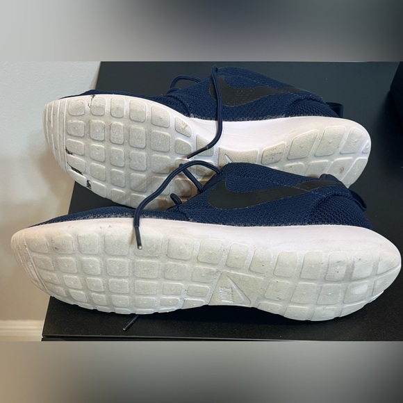 Nike Roshe Men Sneaker 2015 Gym Navy Blue Running Shoes.Size:9”. Lace up . Used - Picture 4 of 7